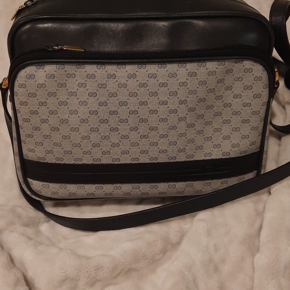 Gucci shoulder bag